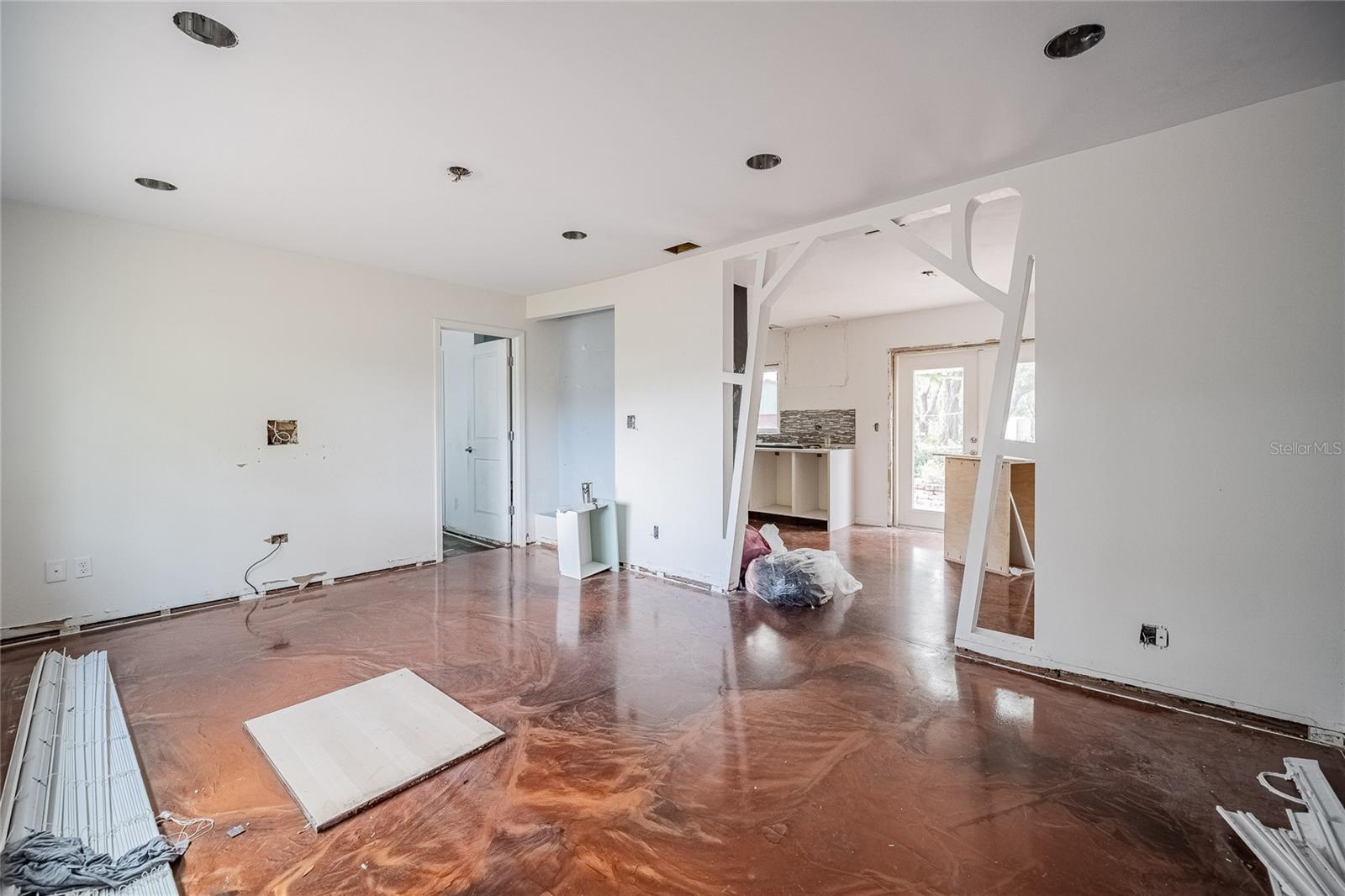 6213 SANDERS DR — photo 21
