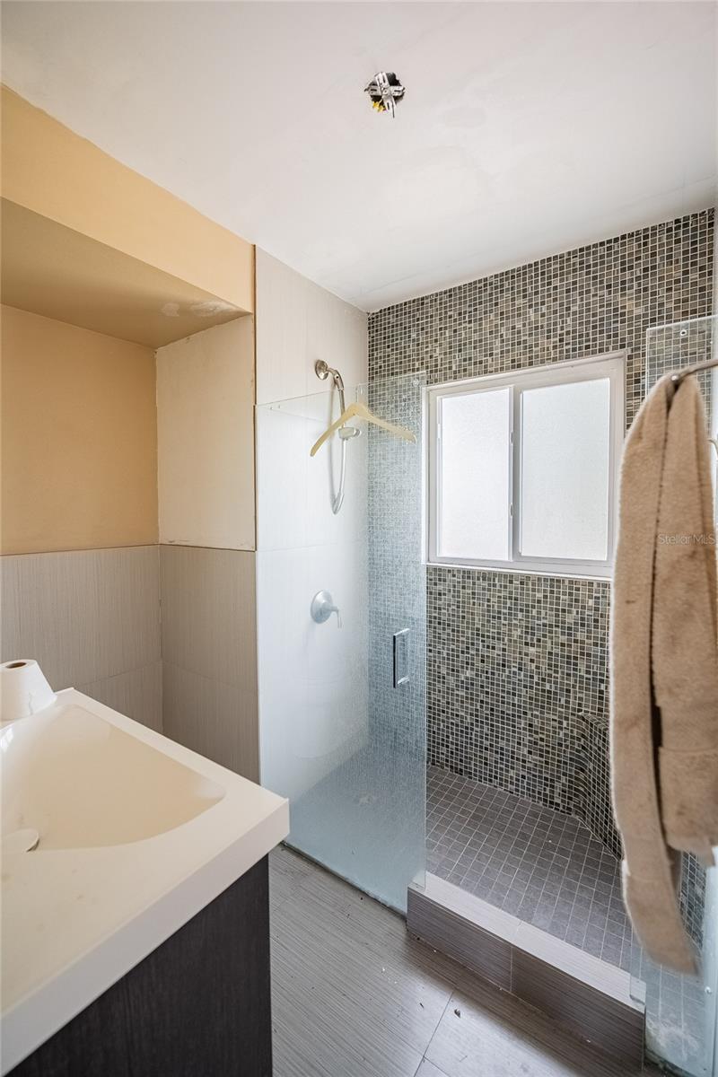 6213 SANDERS DR — photo 40