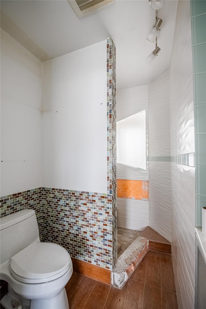 6213 SANDERS DR — photo 30