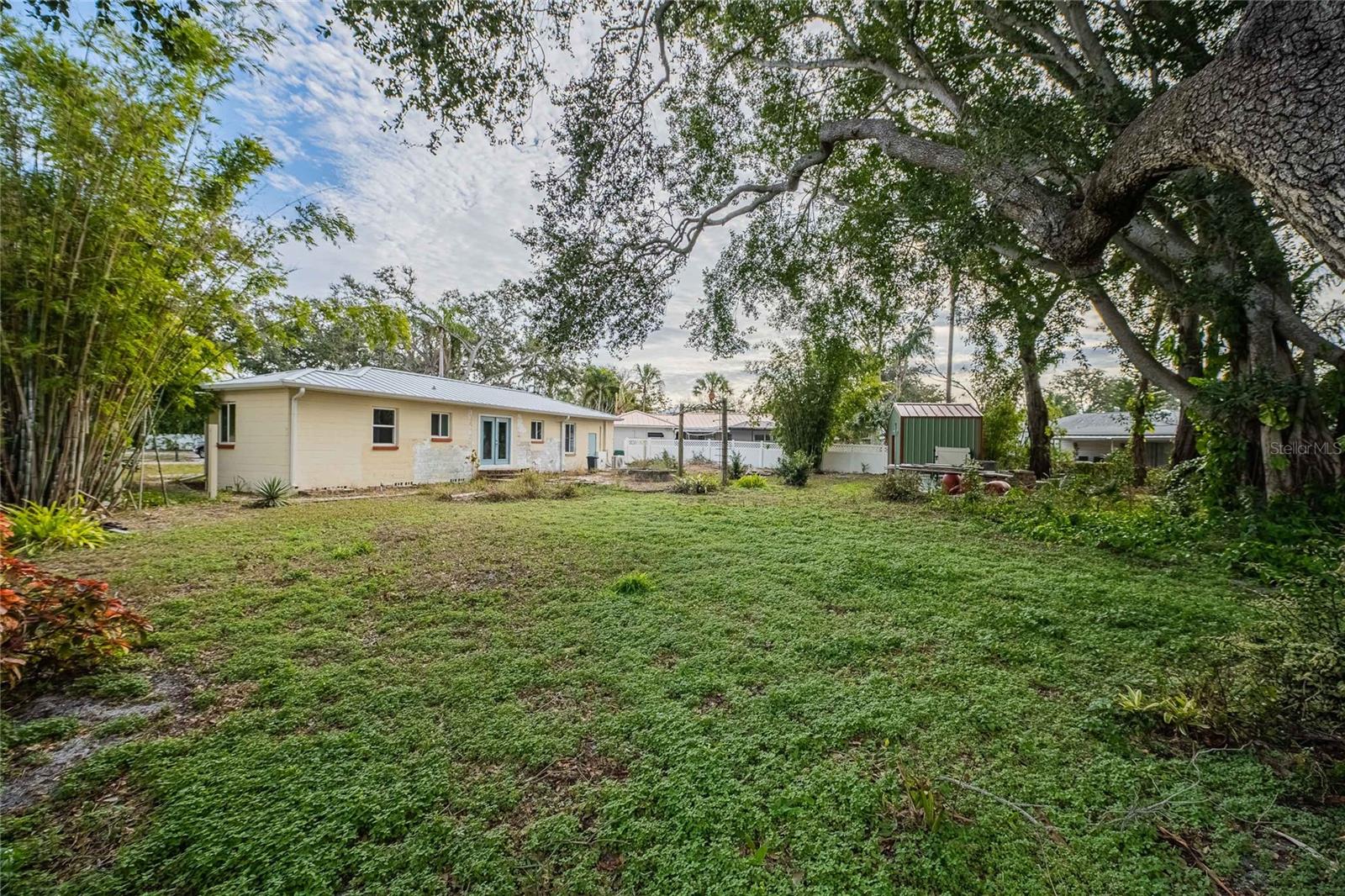 6213 SANDERS DR — photo 14