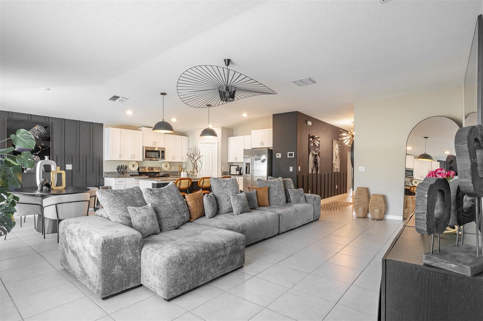 15415 MILLER CREEK DR — photo 2