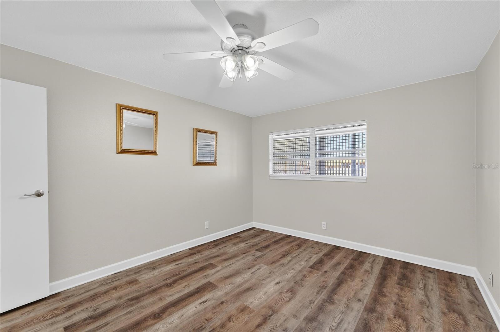1802 BEDFORD LN #12 — photo 8
