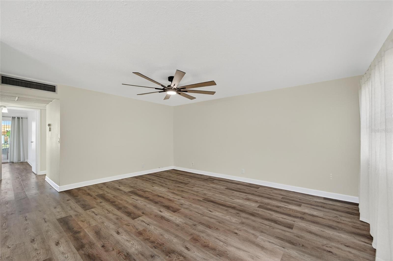 1802 BEDFORD LN #12 — photo 4
