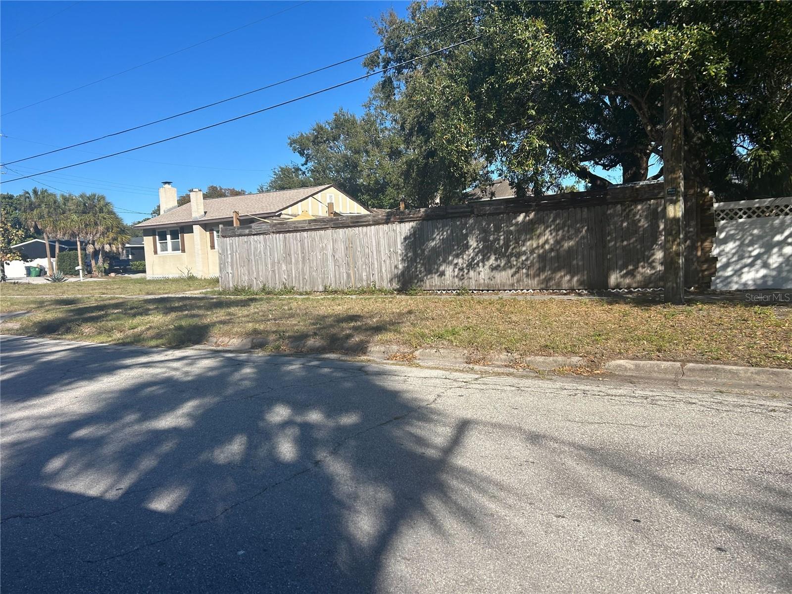 3324 W MARLIN AVE — photo 4