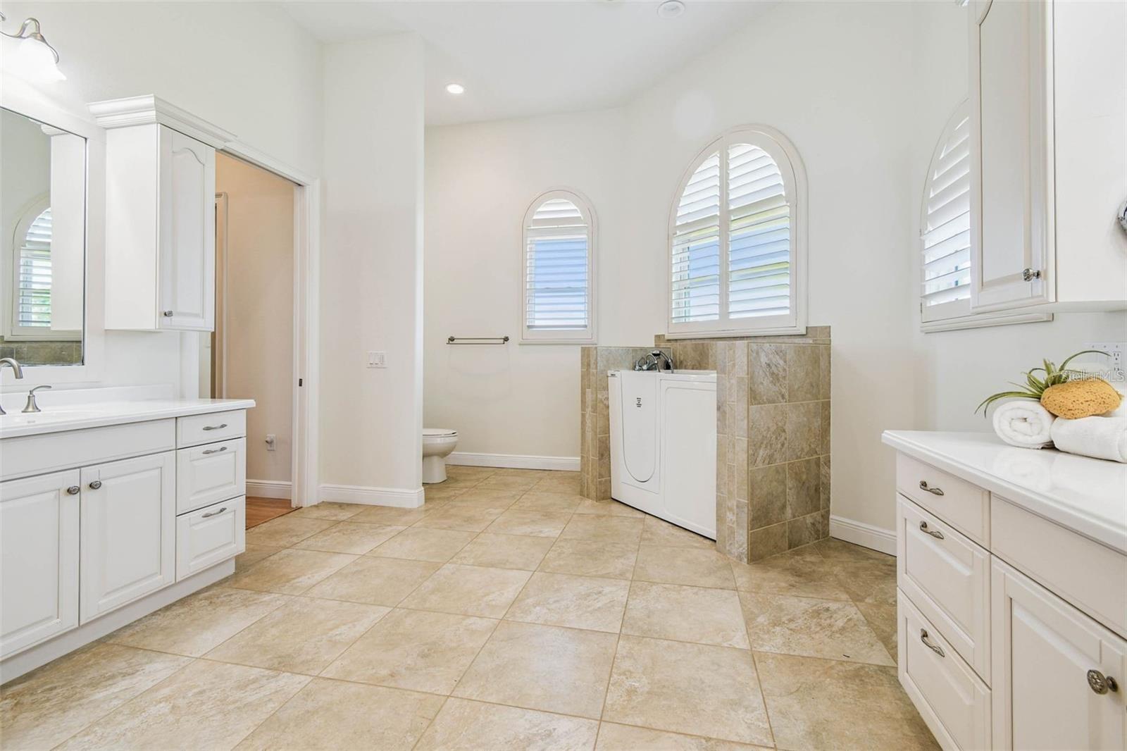 3215 GULF CITY RD — photo 55