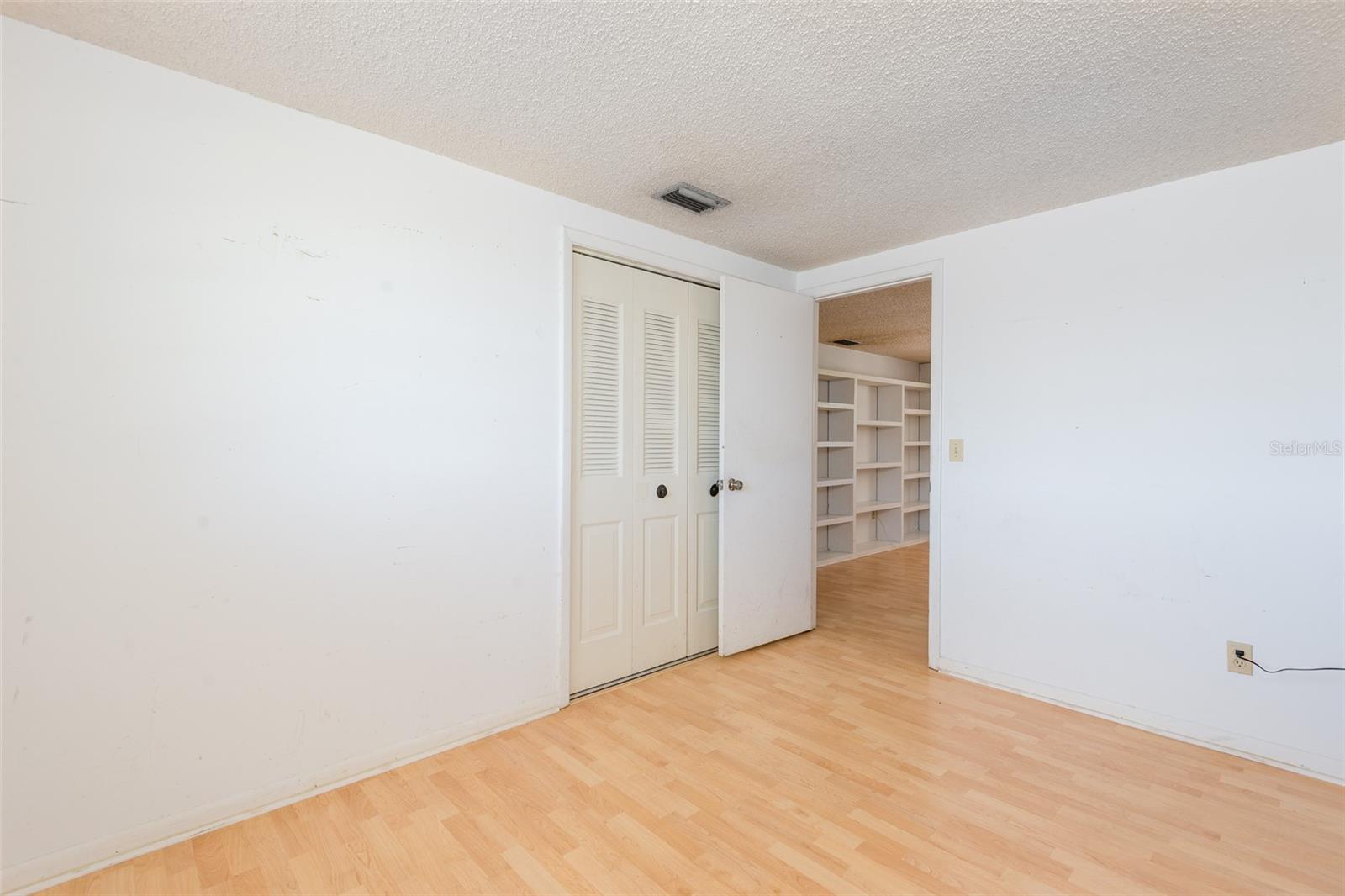 6809 TWELVE OAKS BLVD — photo 28