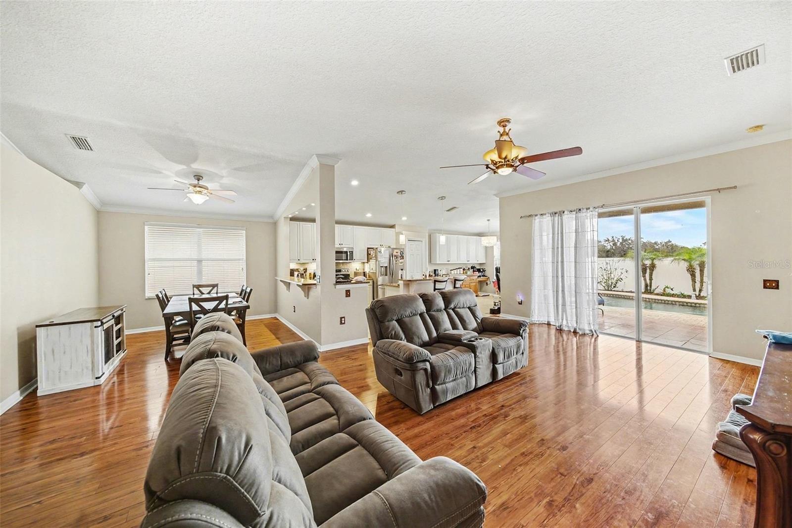 215 FERN GULLEY DR — photo 3