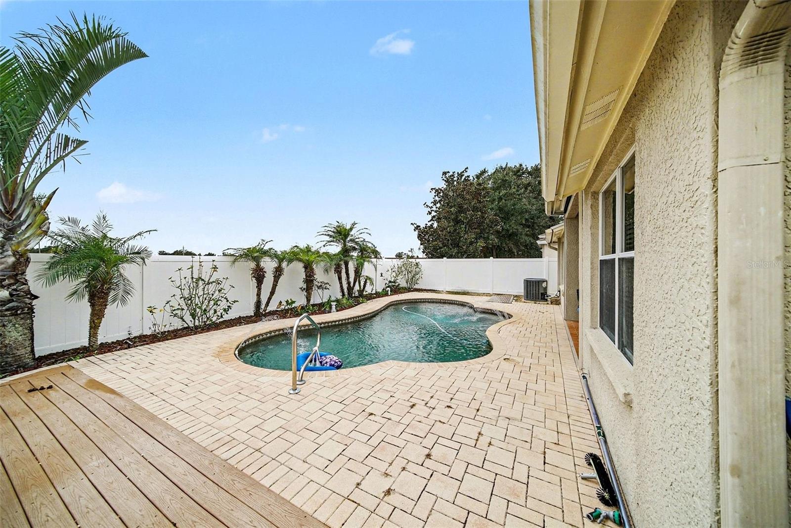 215 FERN GULLEY DR — photo 14