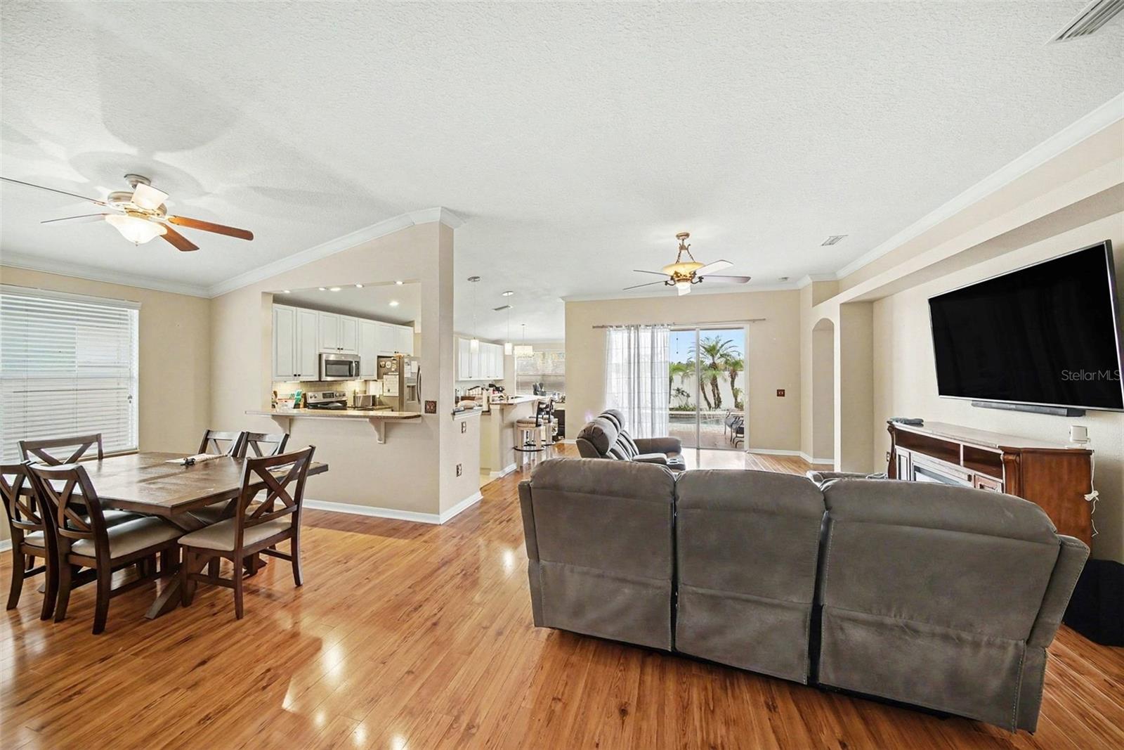 215 FERN GULLEY DR — photo 2