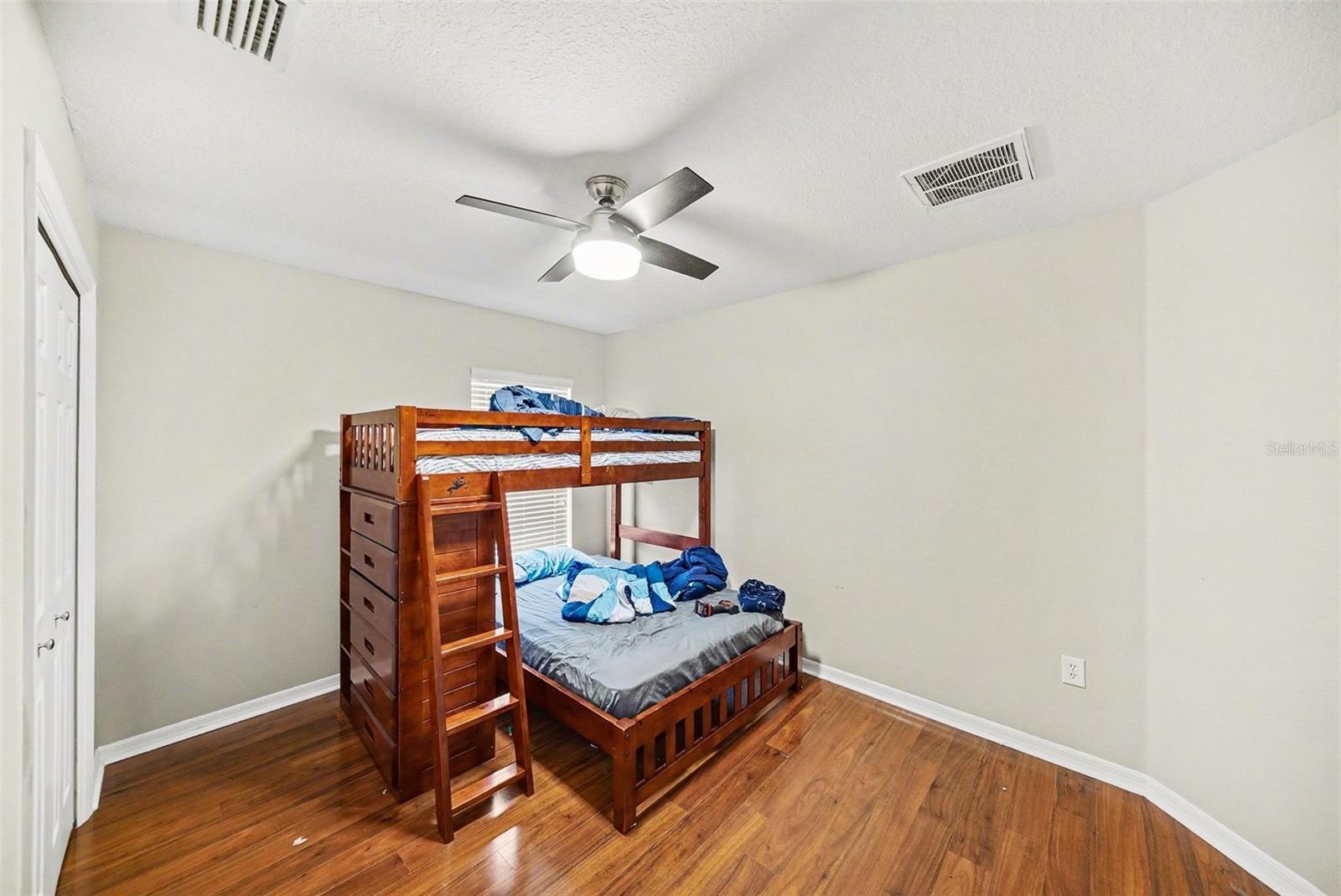 215 FERN GULLEY DR — photo 8