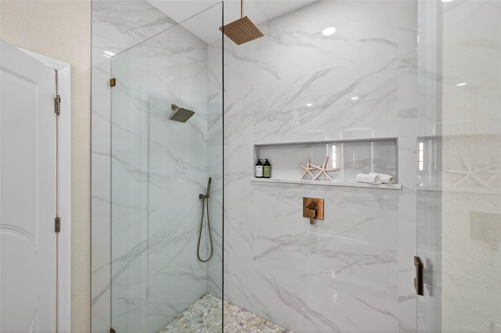 1581 ALEXANDER RD — photo 32