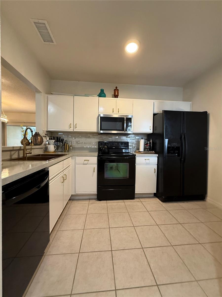 6447 CYPRESSDALE DR #201 — photo 6