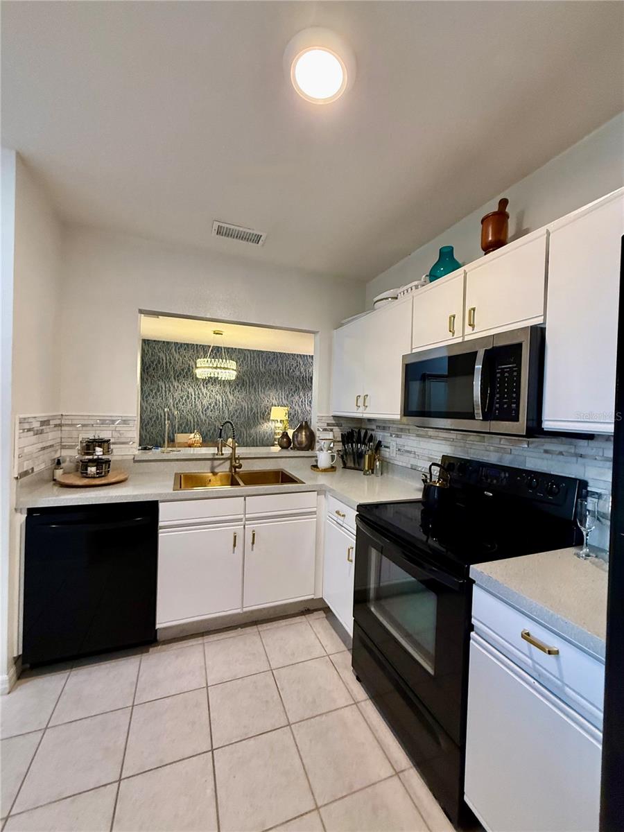 6447 CYPRESSDALE DR #201 — photo 7
