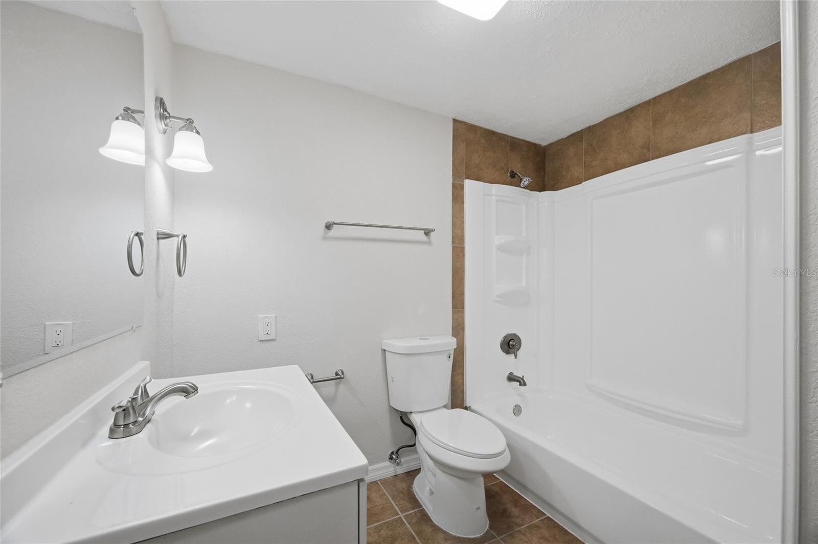7410 MAKO DR — photo 11