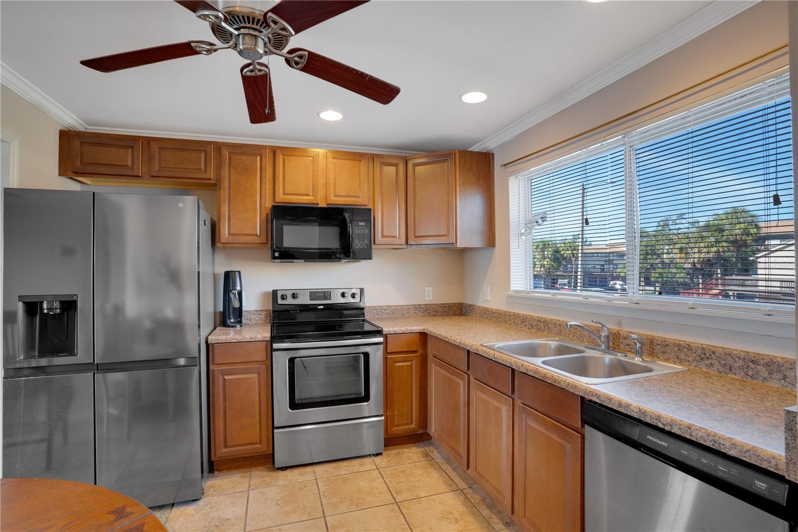 6315 NEWTOWN CIR #15B3 — photo 4