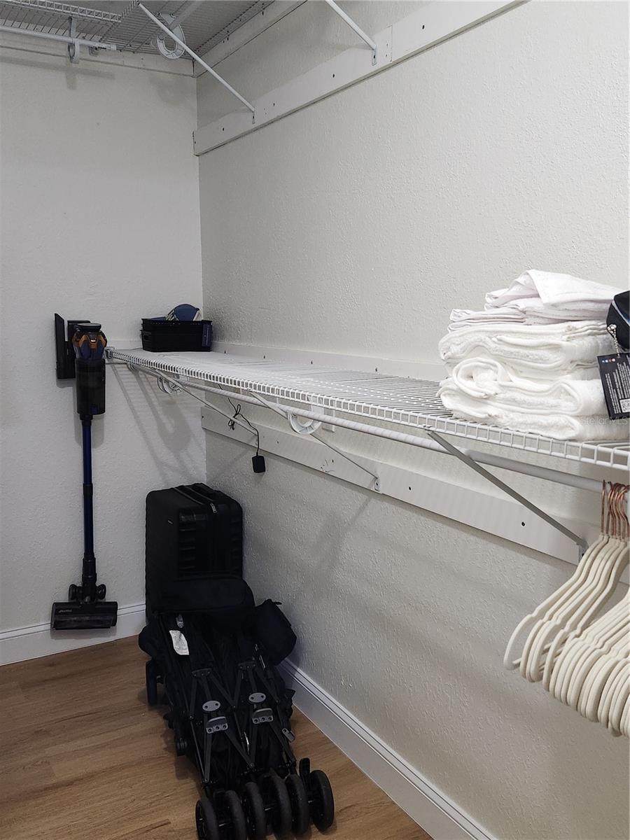 8926 MANOR LOOP CIR #201 B — photo 15