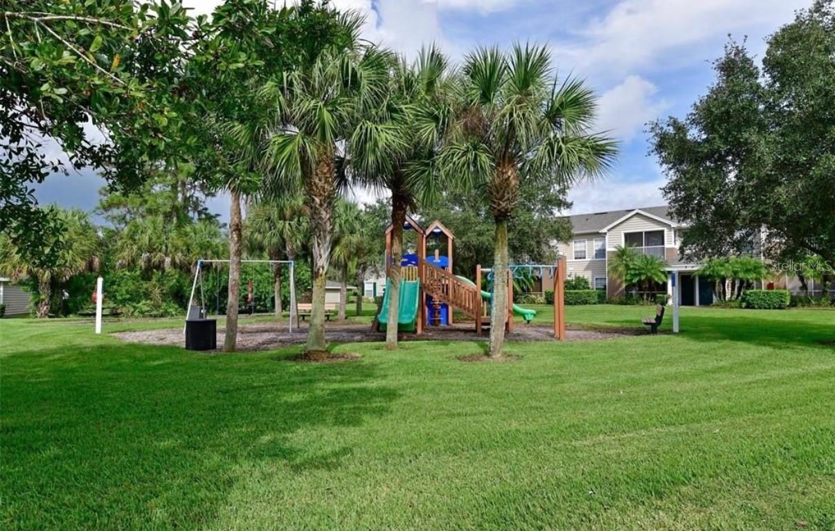 8926 MANOR LOOP CIR #201 B — photo 30