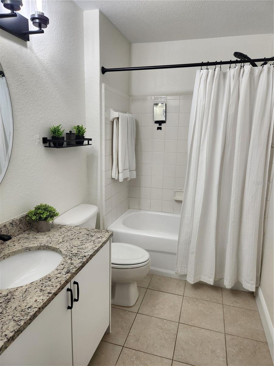 8926 MANOR LOOP CIR #201 B — photo 20