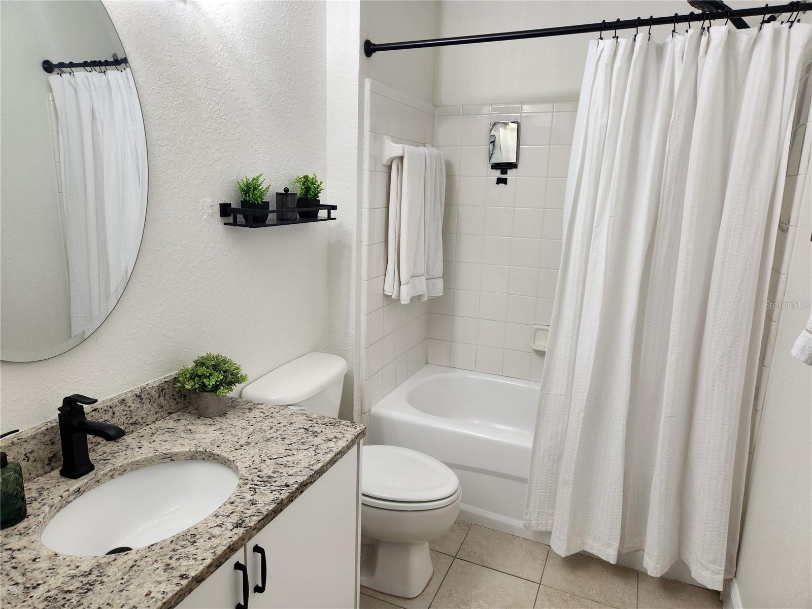 8926 MANOR LOOP CIR #201 B — photo 21