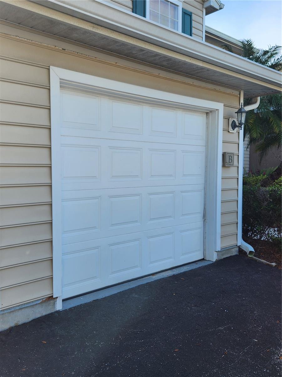 8926 MANOR LOOP CIR #201 B — photo 26