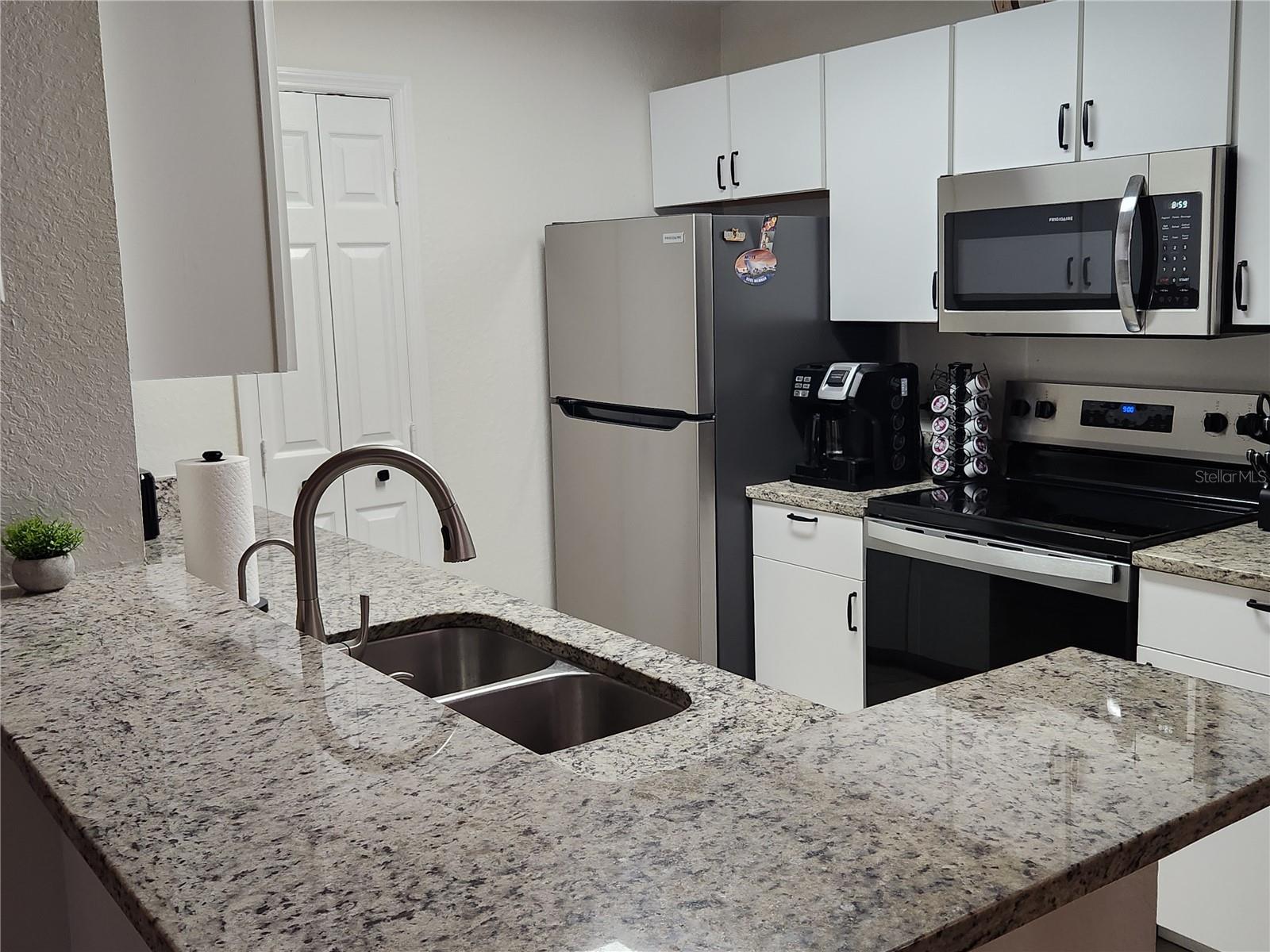 8926 MANOR LOOP CIR #201 B — photo 7