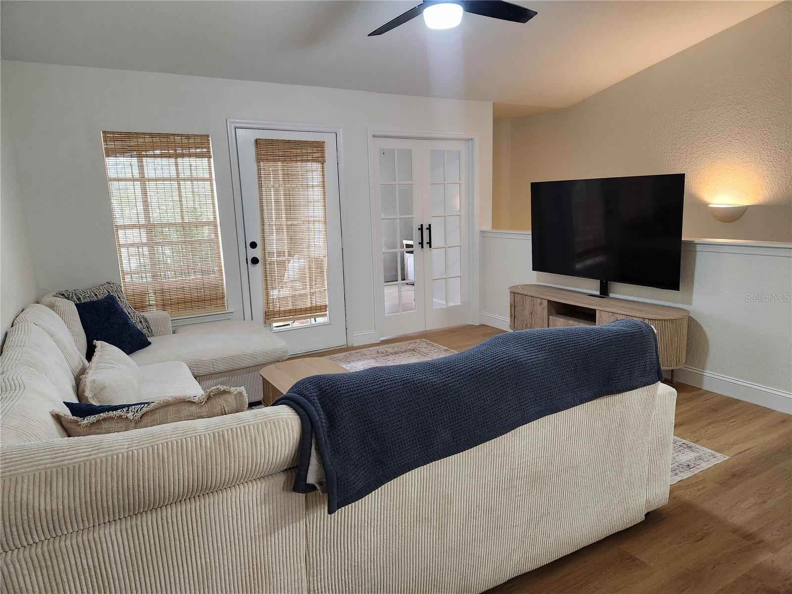 8926 MANOR LOOP CIR #201 B — photo 6