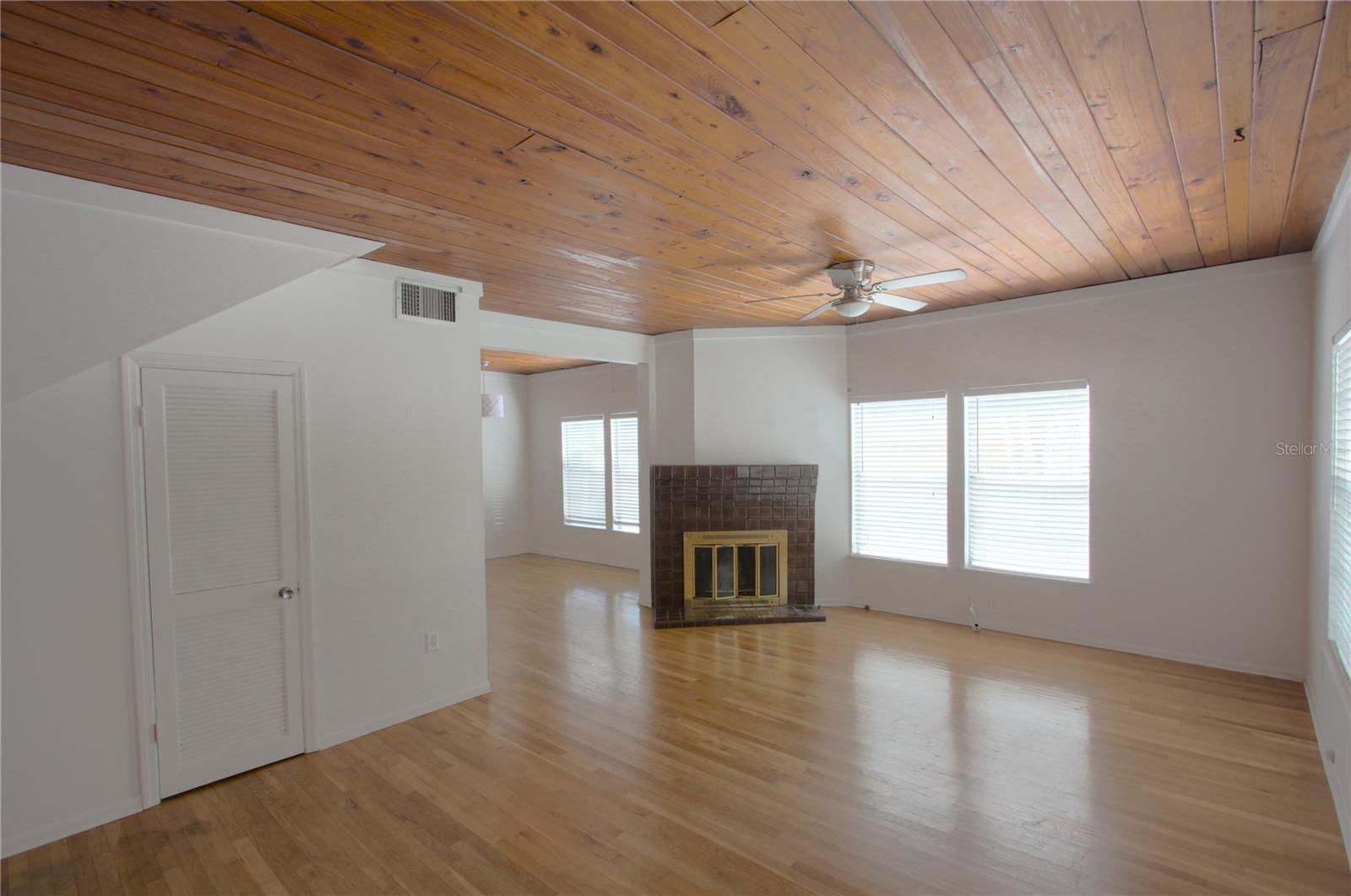 301 S OSPREY AVE — photo 7