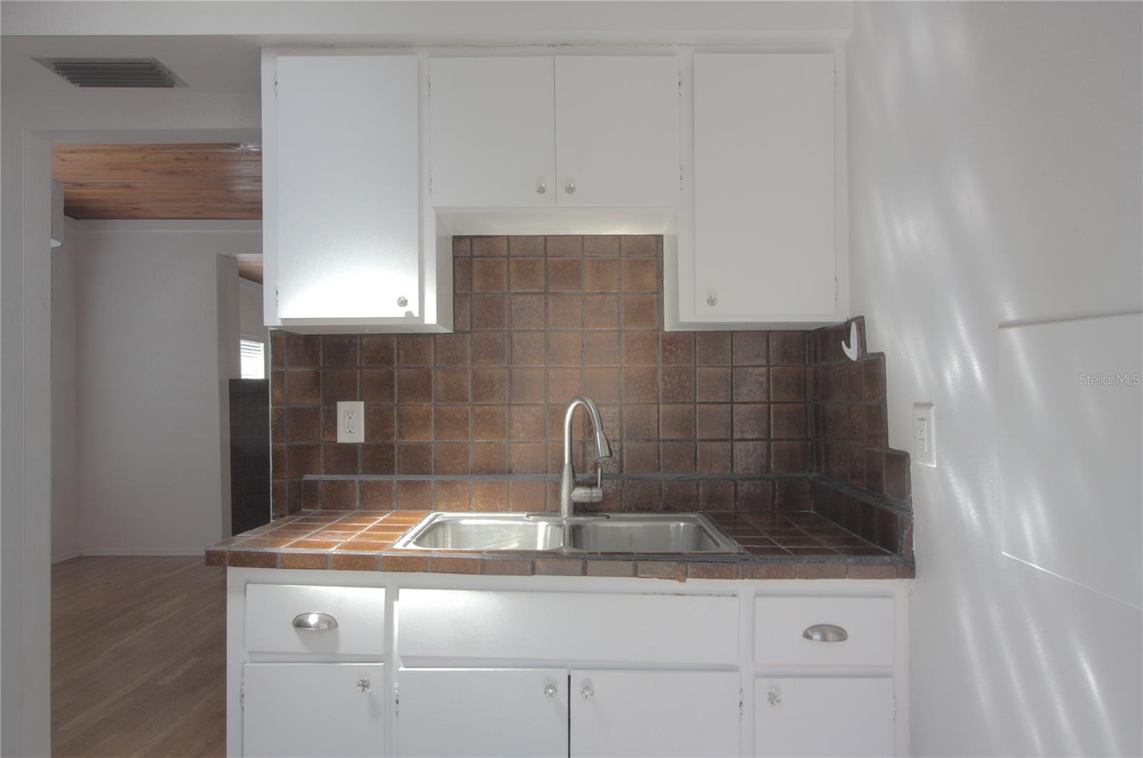301 S OSPREY AVE — photo 8