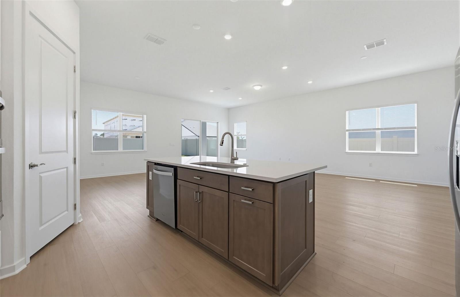 6995 DEPUE DR — photo 4
