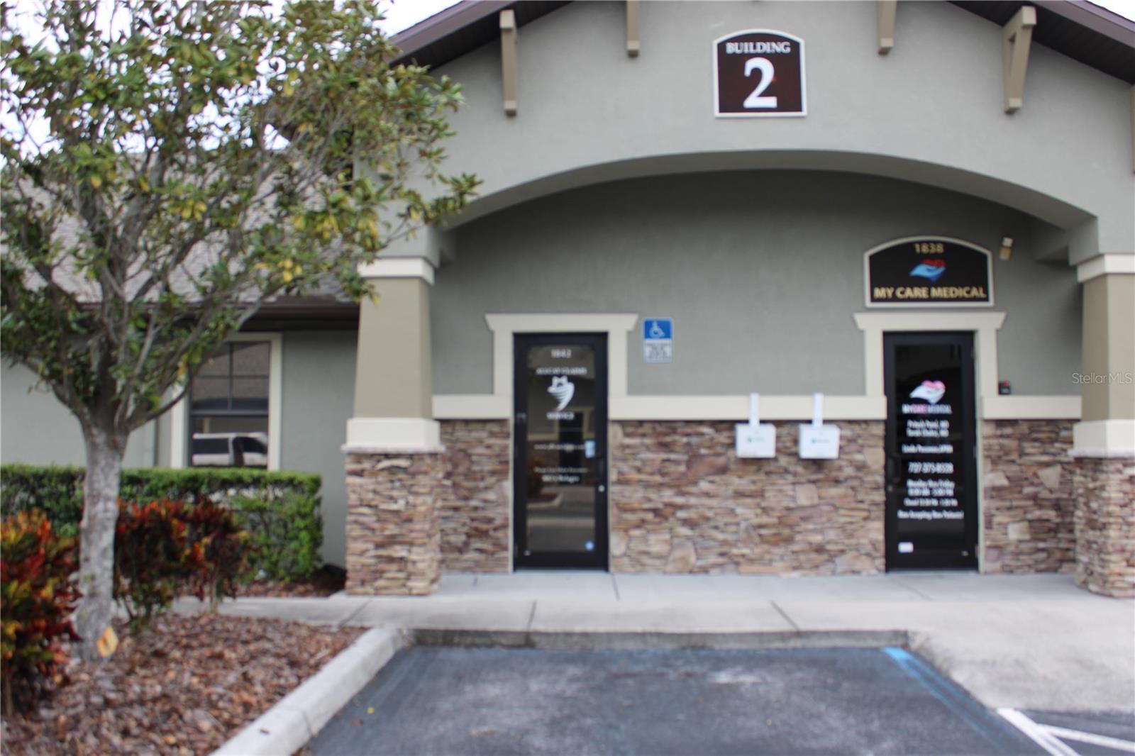 8820 BELAGIO DR — photo 4