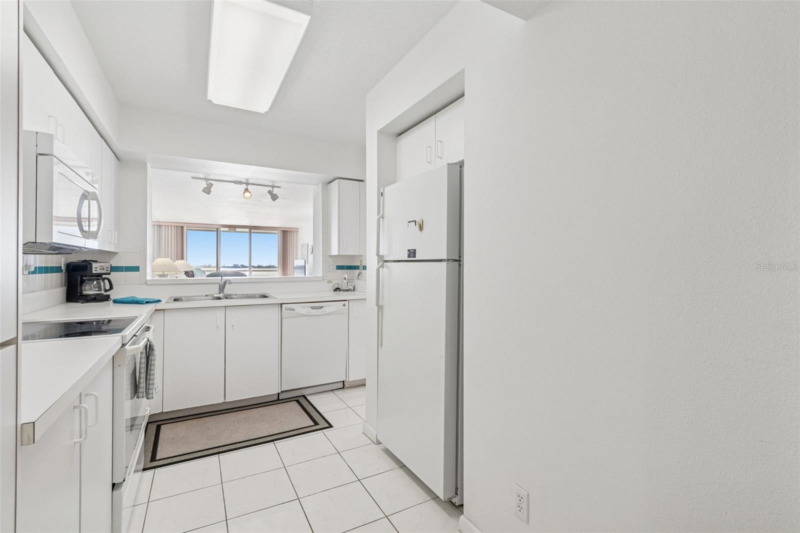 6105 BAHIA DEL MAR CIR #686 — photo 15