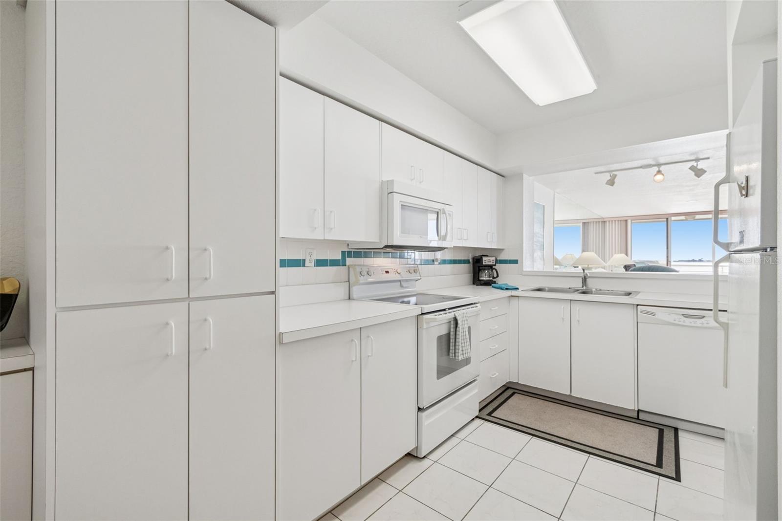 6105 BAHIA DEL MAR CIR #686 — photo 14