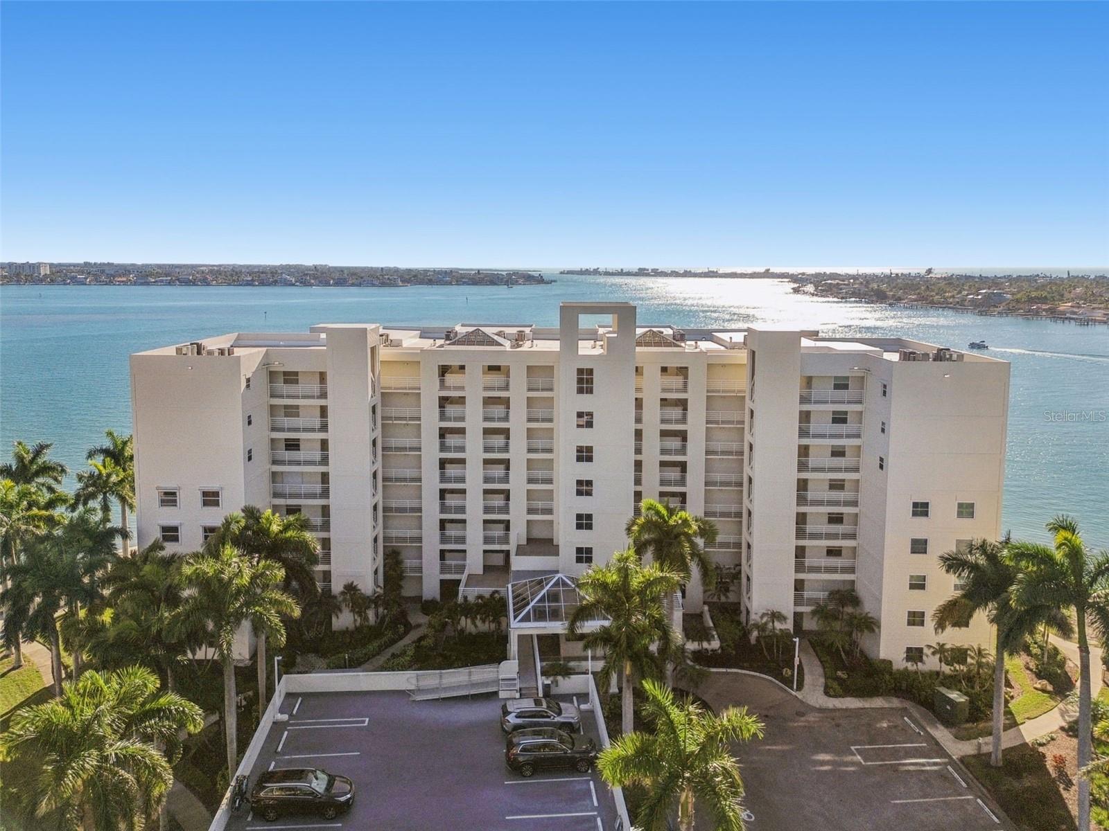 6105 BAHIA DEL MAR CIR #686 — photo 2