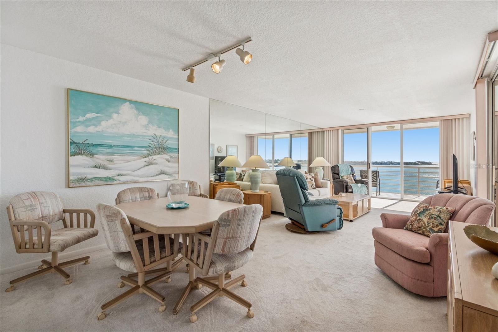 6105 BAHIA DEL MAR CIR #686 — photo 3