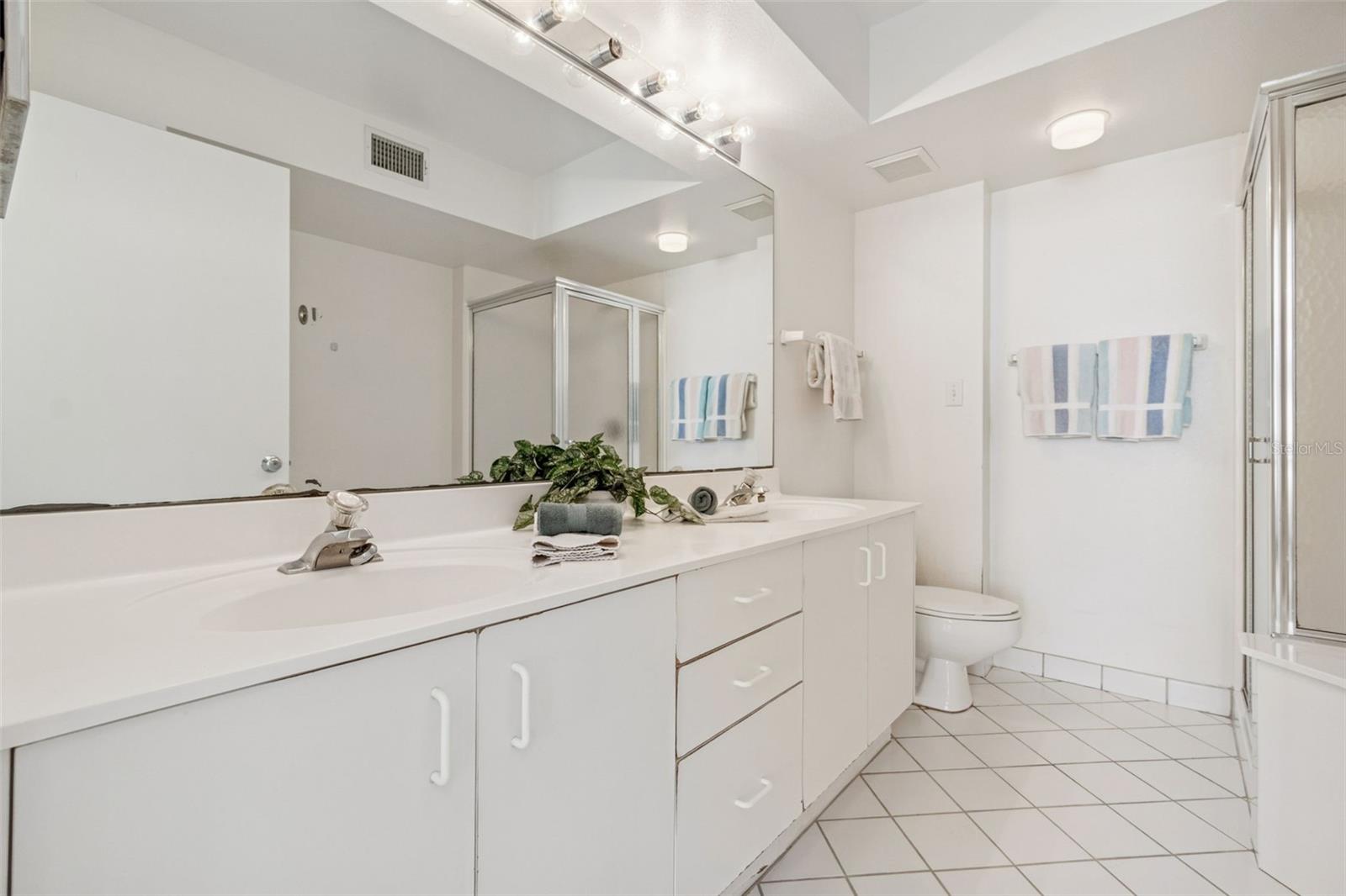 6105 BAHIA DEL MAR CIR #686 — photo 24