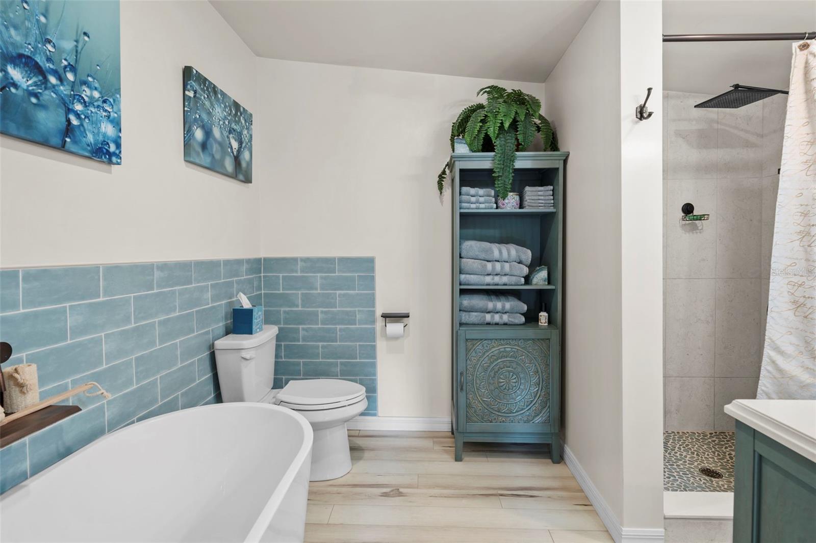 105 TUCKER AVE — photo 47