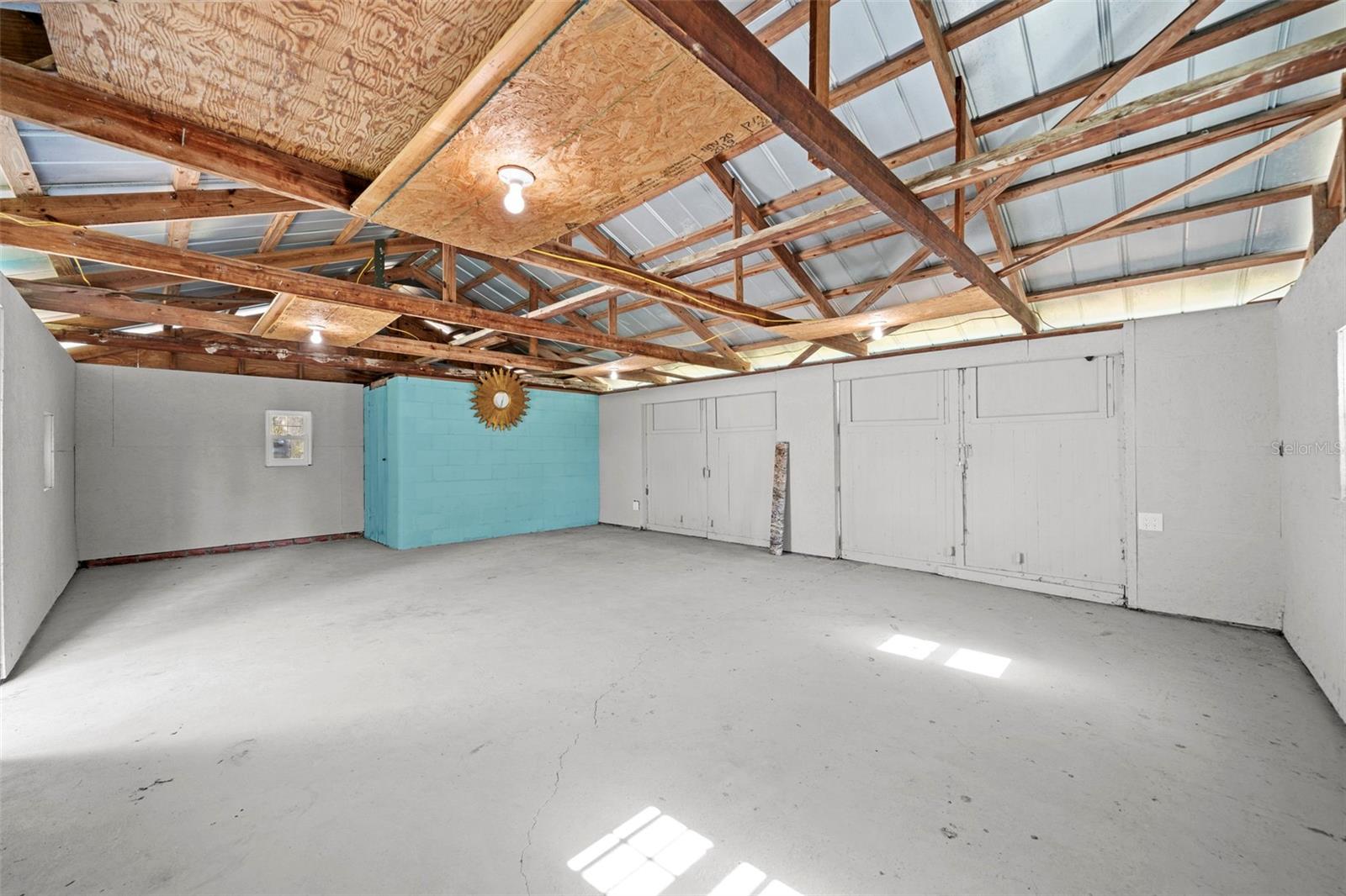 105 TUCKER AVE — photo 98