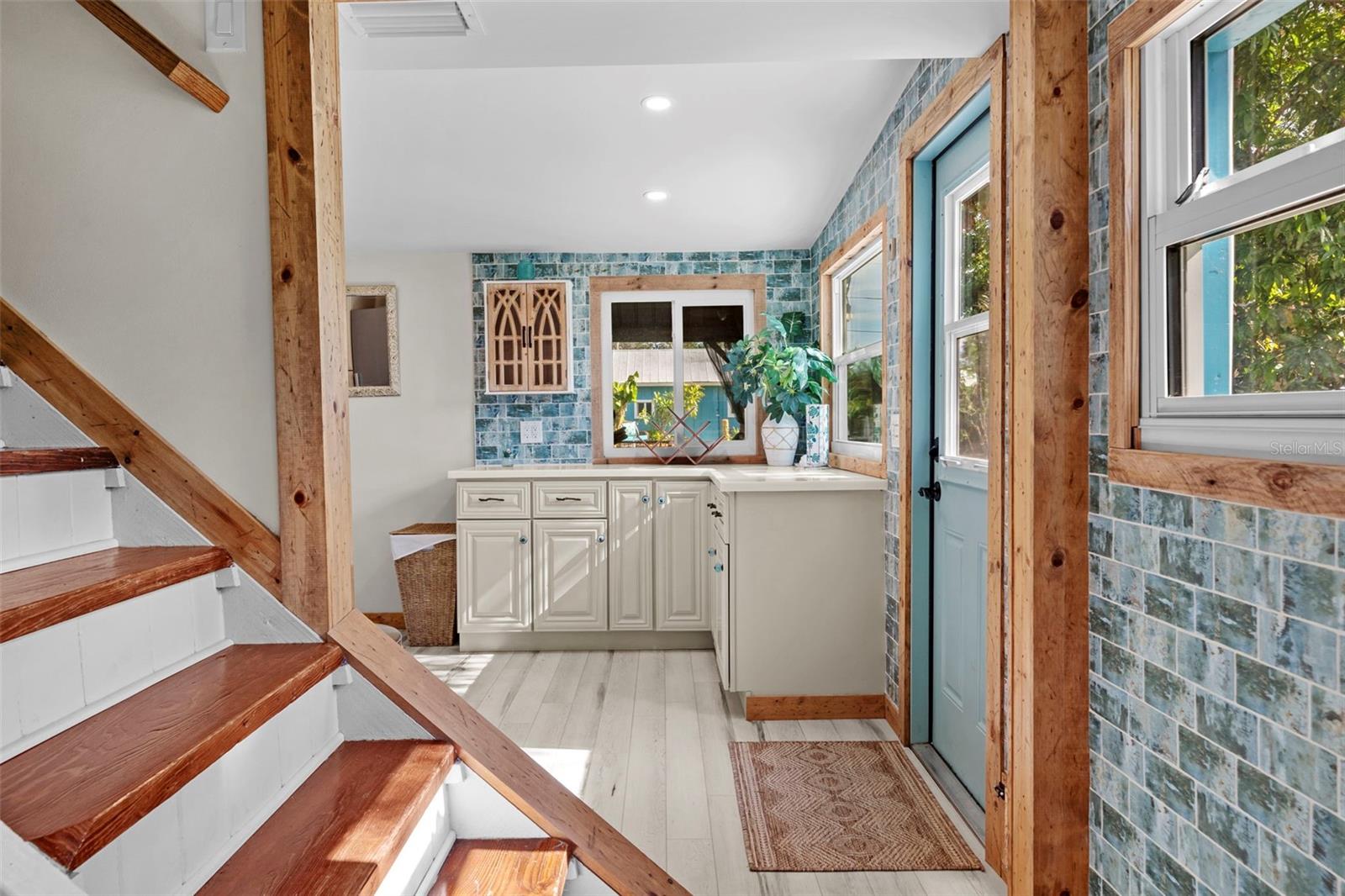 105 TUCKER AVE — photo 44