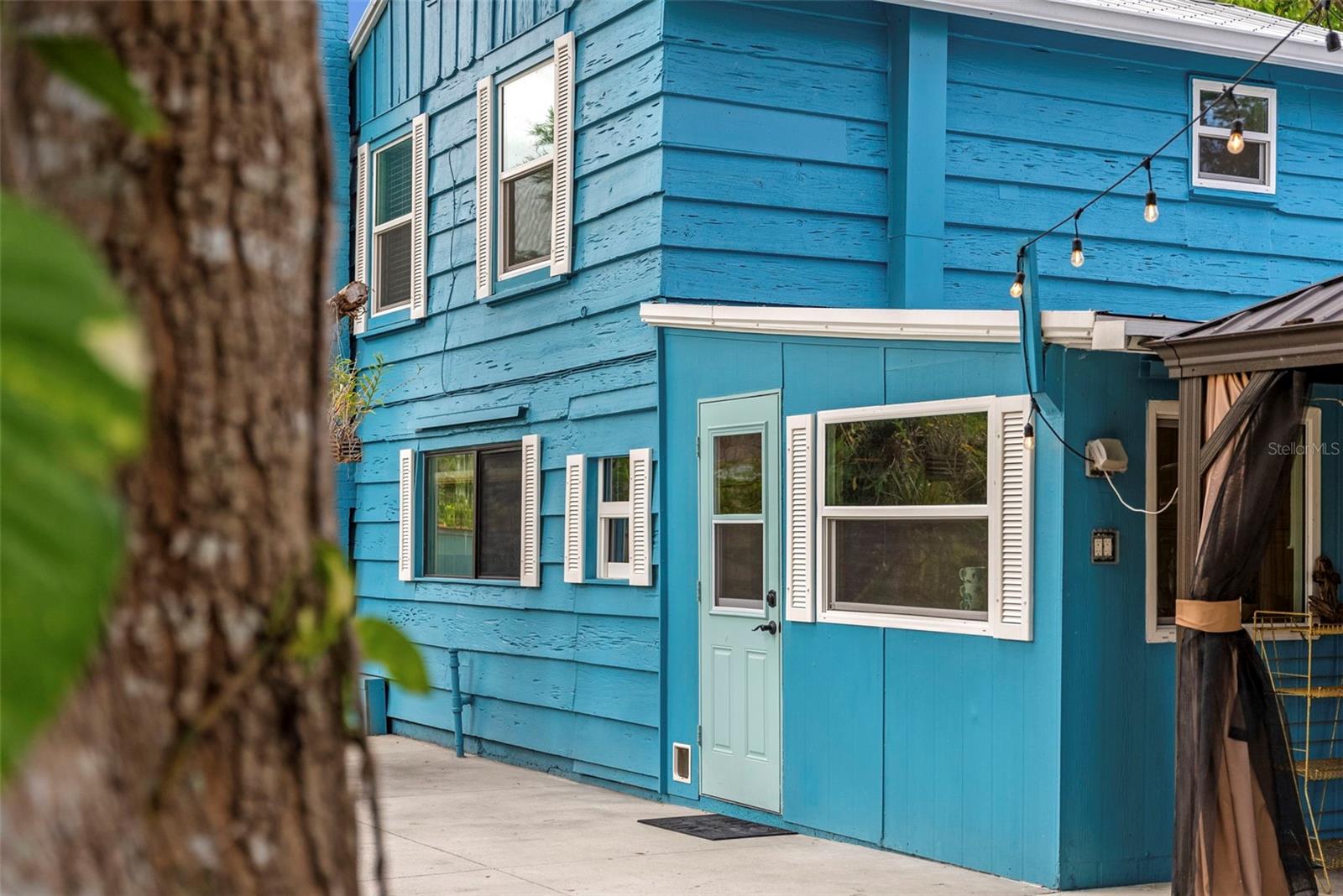105 TUCKER AVE — photo 11