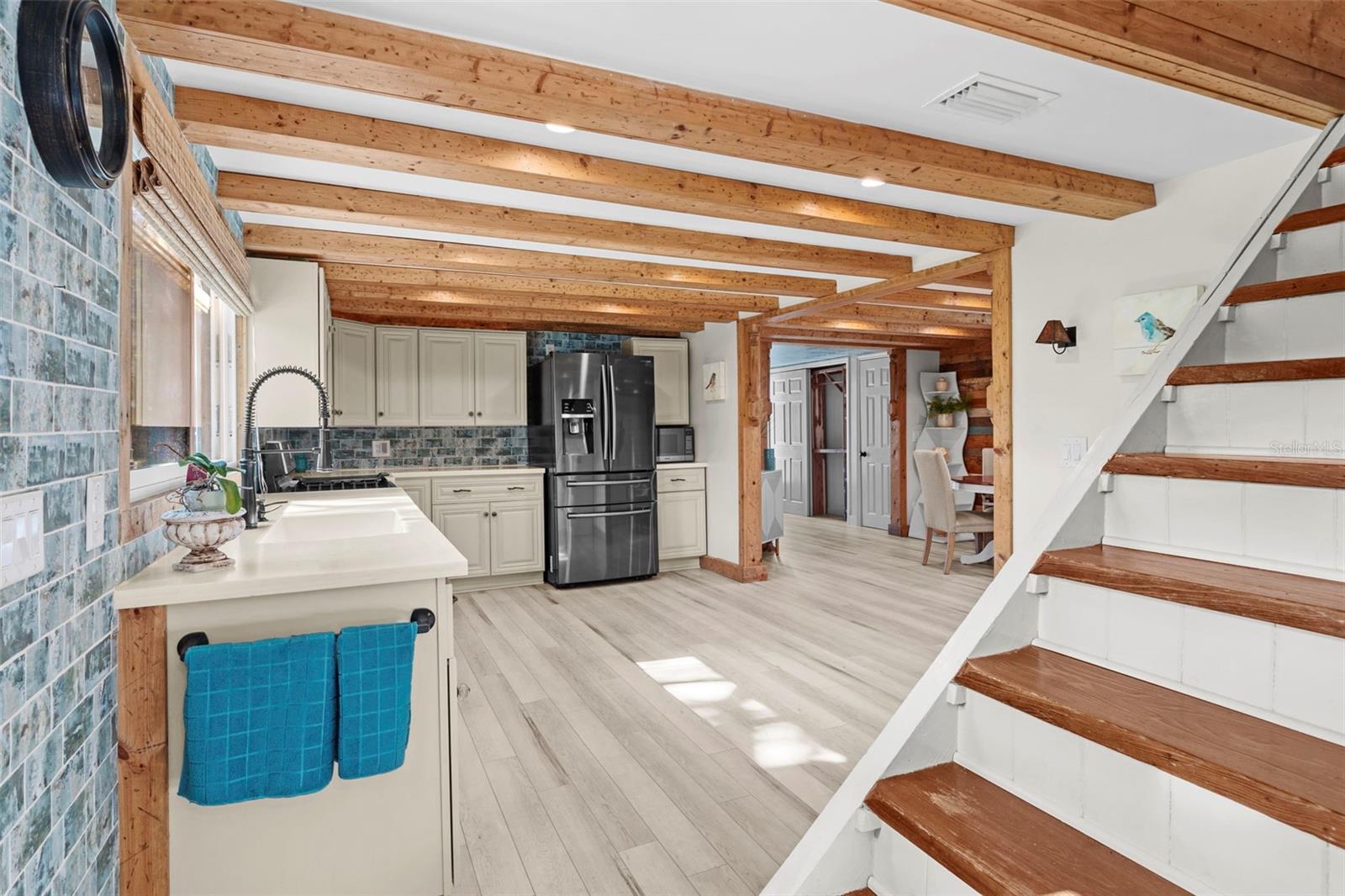 105 TUCKER AVE — photo 43