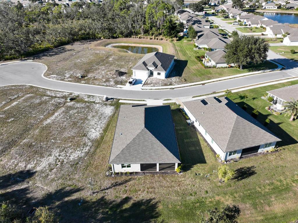 721 REDBUD CT — photo 34