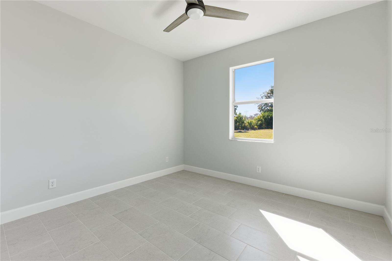 721 REDBUD CT — photo 26