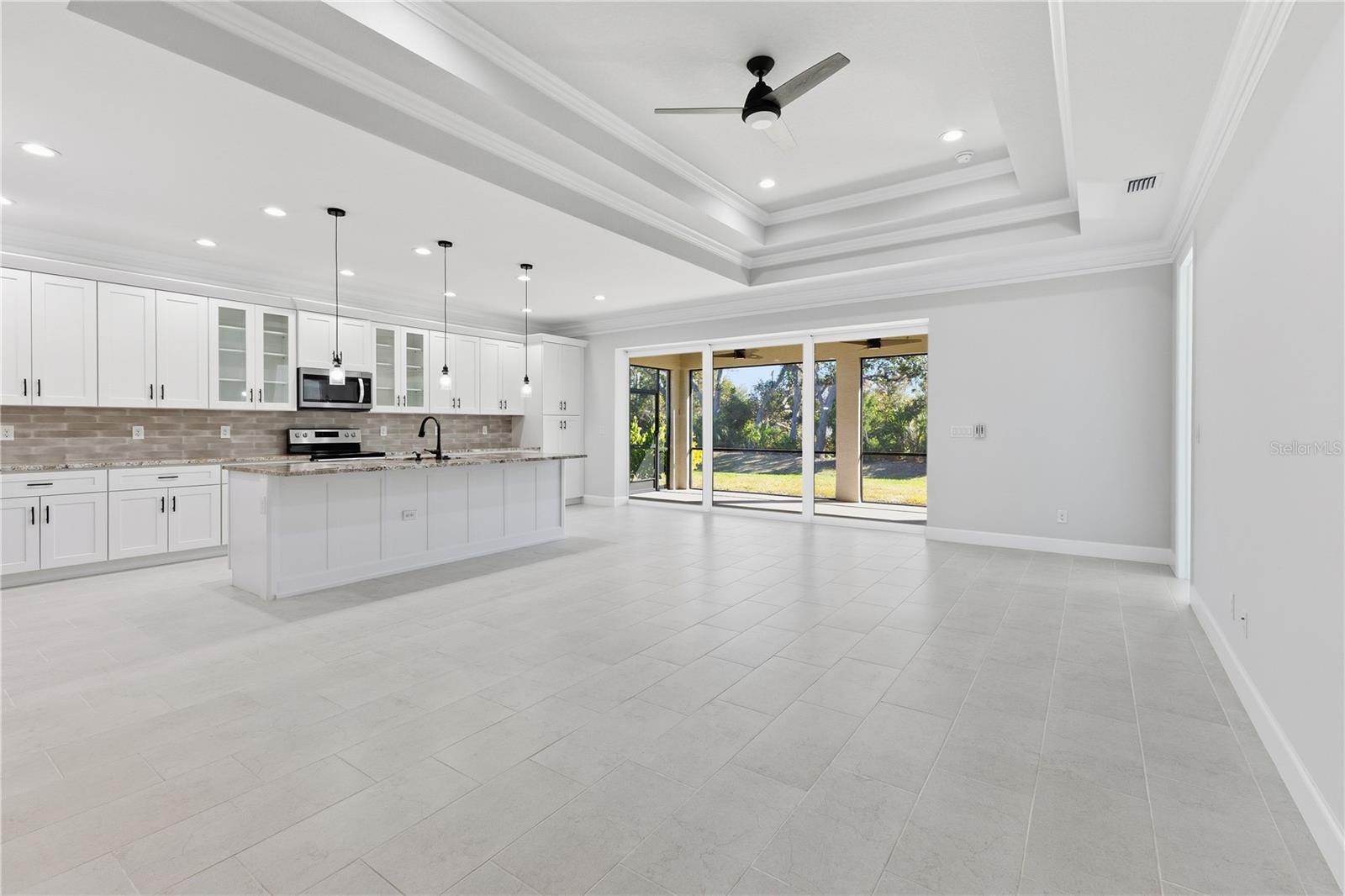 721 REDBUD CT — photo 4