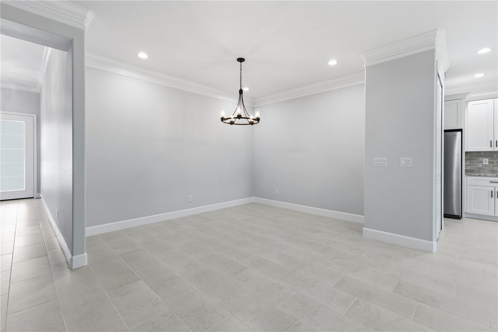 721 REDBUD CT — photo 6