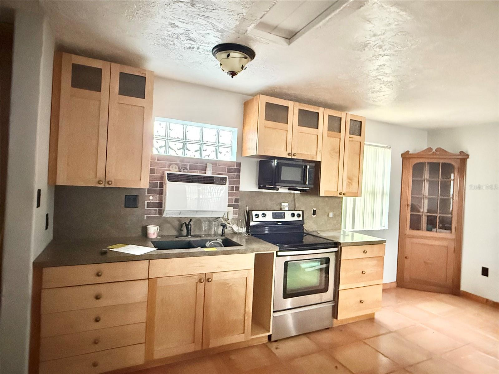 4147 BULLARD ST — photo 2