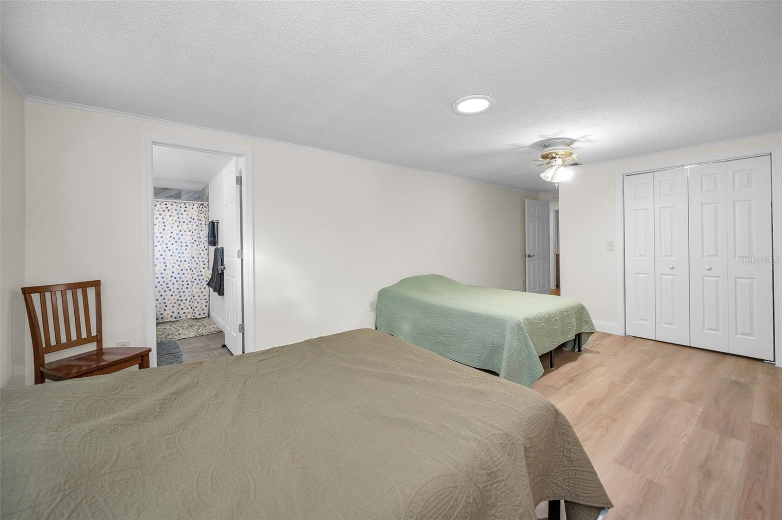817 RIVERSIDE DR — photo 16