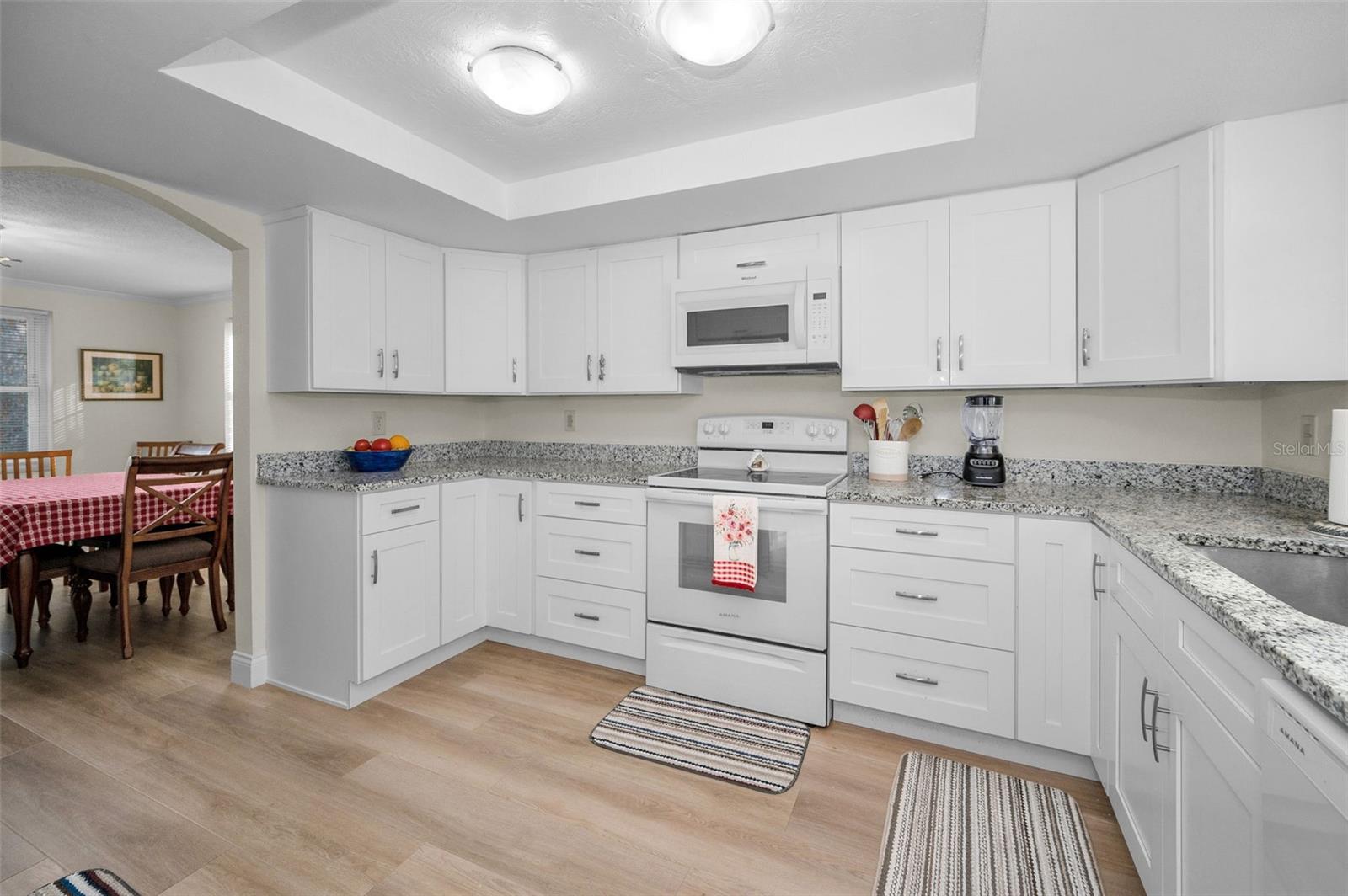 817 RIVERSIDE DR — photo 10