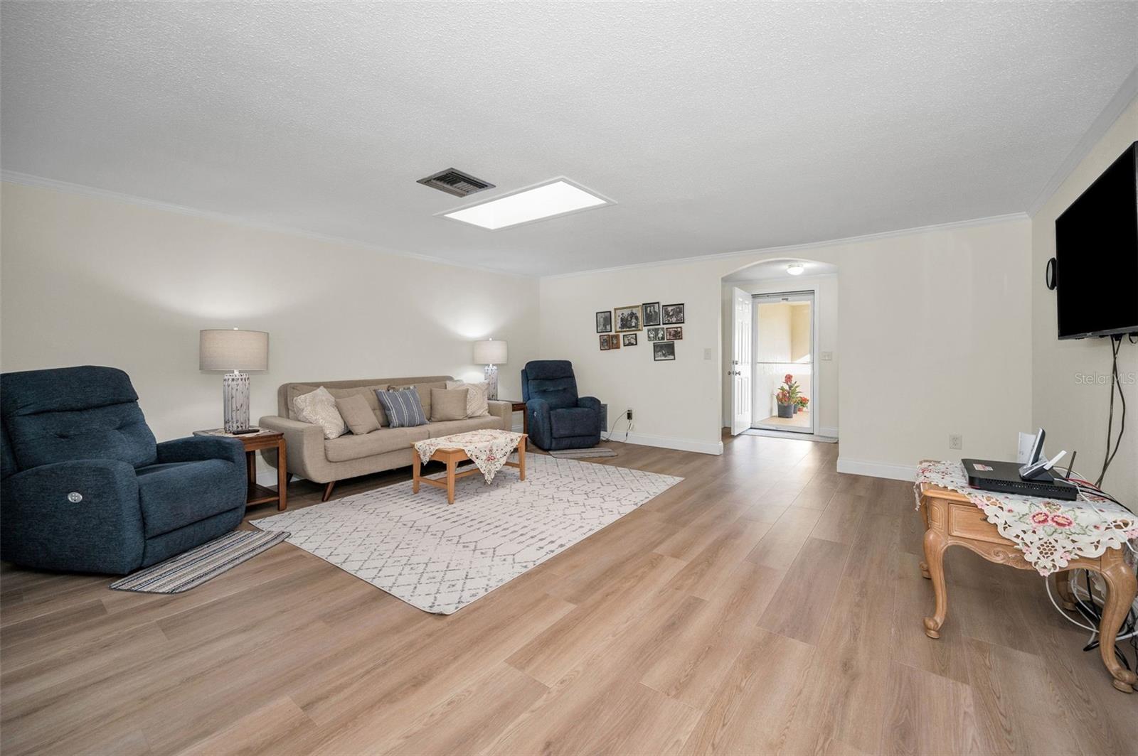 817 RIVERSIDE DR — photo 7