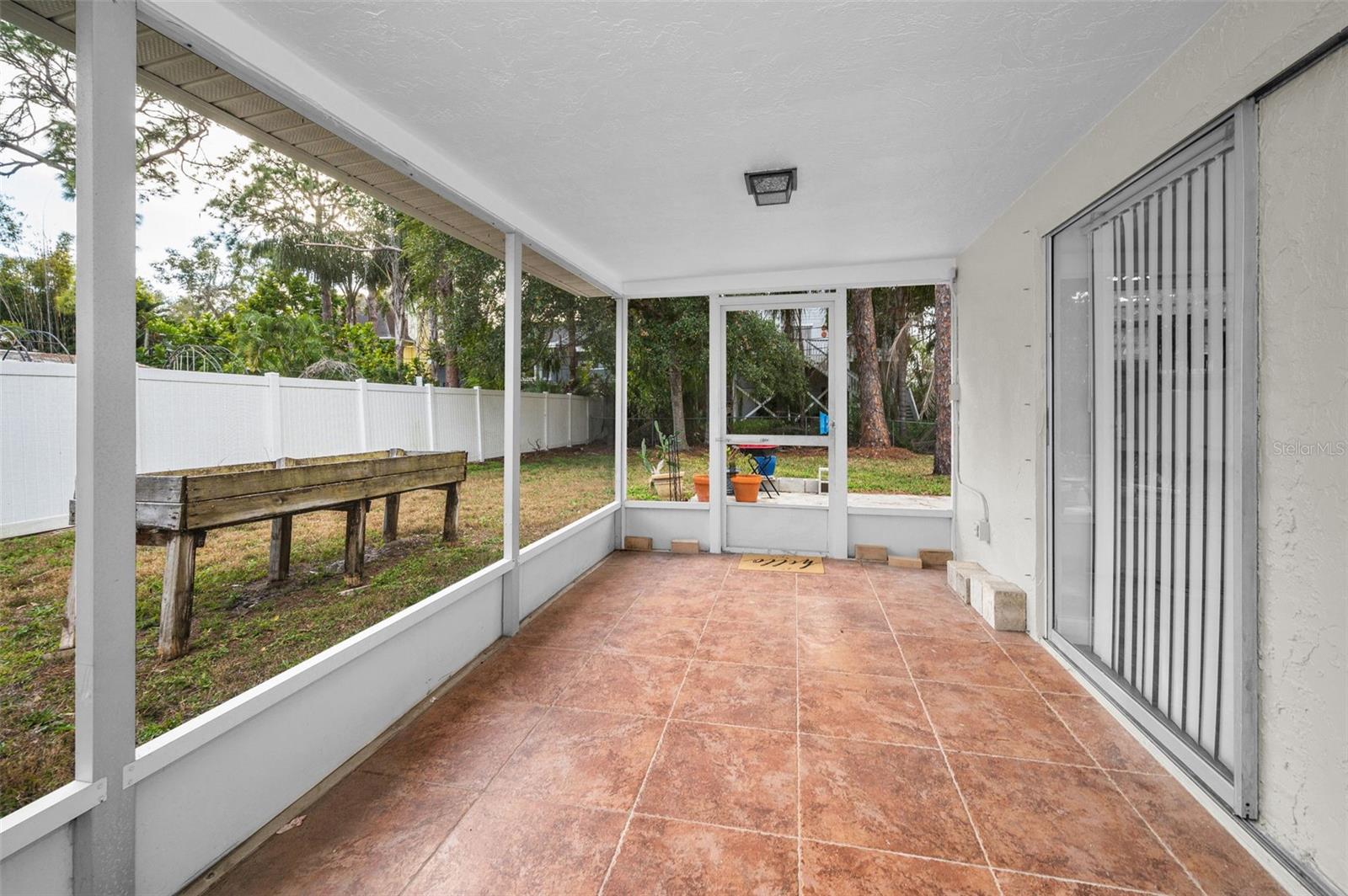 817 RIVERSIDE DR — photo 27