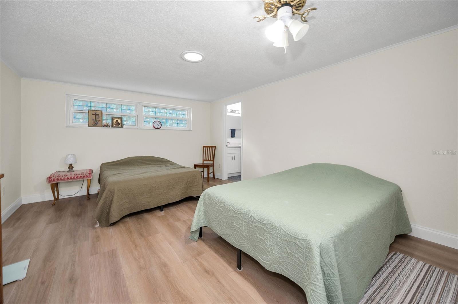 817 RIVERSIDE DR — photo 14
